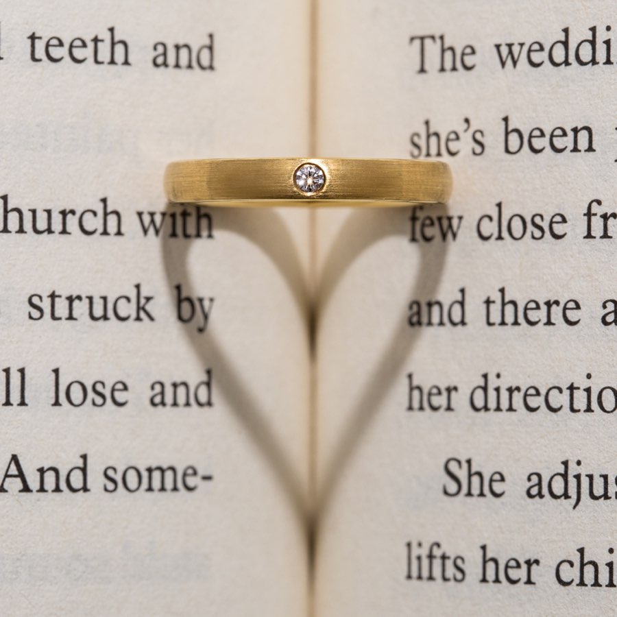 ゴールドの結婚指輪（マリッジリング）の魅力とは？華やかさや