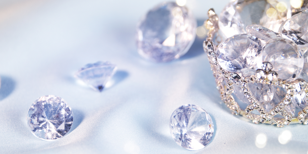 インドからイギリスへ 人々を魅了した魔性のダイヤモンド コ イ ヌール 婚約指輪 結婚指輪ならラザール ダイヤモンド