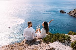 ハネムーンとは？新婚旅行との違いや楽しむためのポイントを解説_2